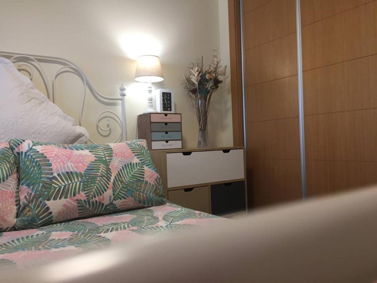 2 Bed Penthouse Apartment - Sea Views - Sleeps 4 فينيسترات المظهر الخارجي الصورة