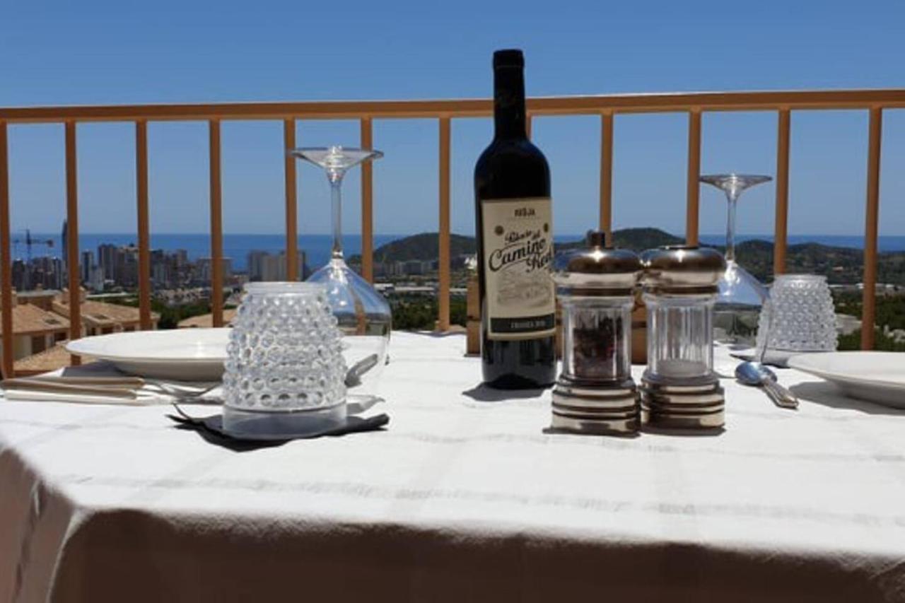 2 Bed Penthouse Apartment - Sea Views - Sleeps 4 فينيسترات المظهر الخارجي الصورة