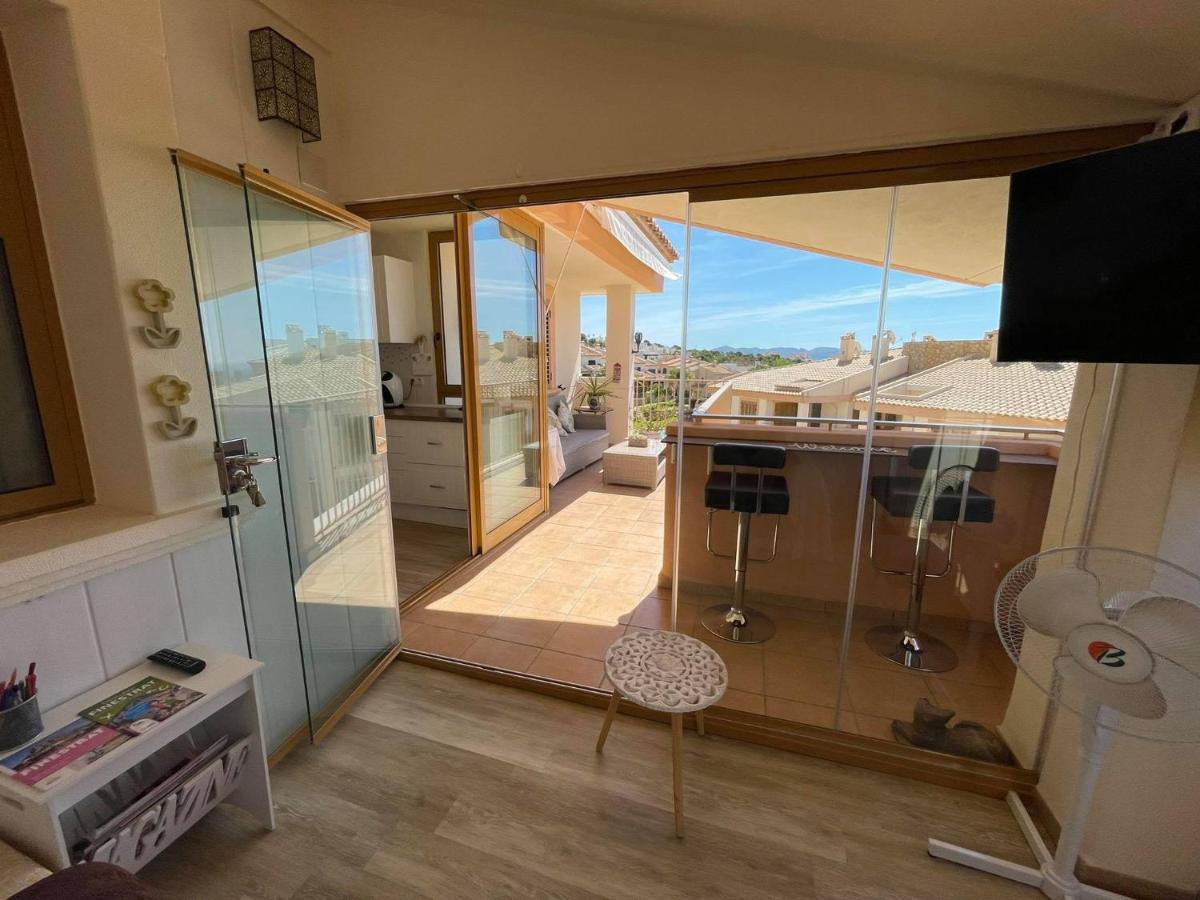 2 Bed Penthouse Apartment - Sea Views - Sleeps 4 فينيسترات المظهر الخارجي الصورة