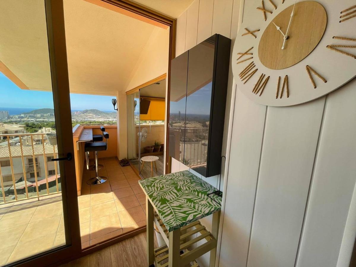 2 Bed Penthouse Apartment - Sea Views - Sleeps 4 فينيسترات المظهر الخارجي الصورة