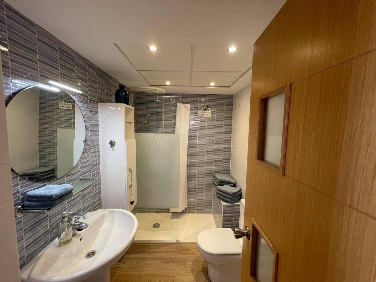 2 Bed Penthouse Apartment - Sea Views - Sleeps 4 فينيسترات المظهر الخارجي الصورة