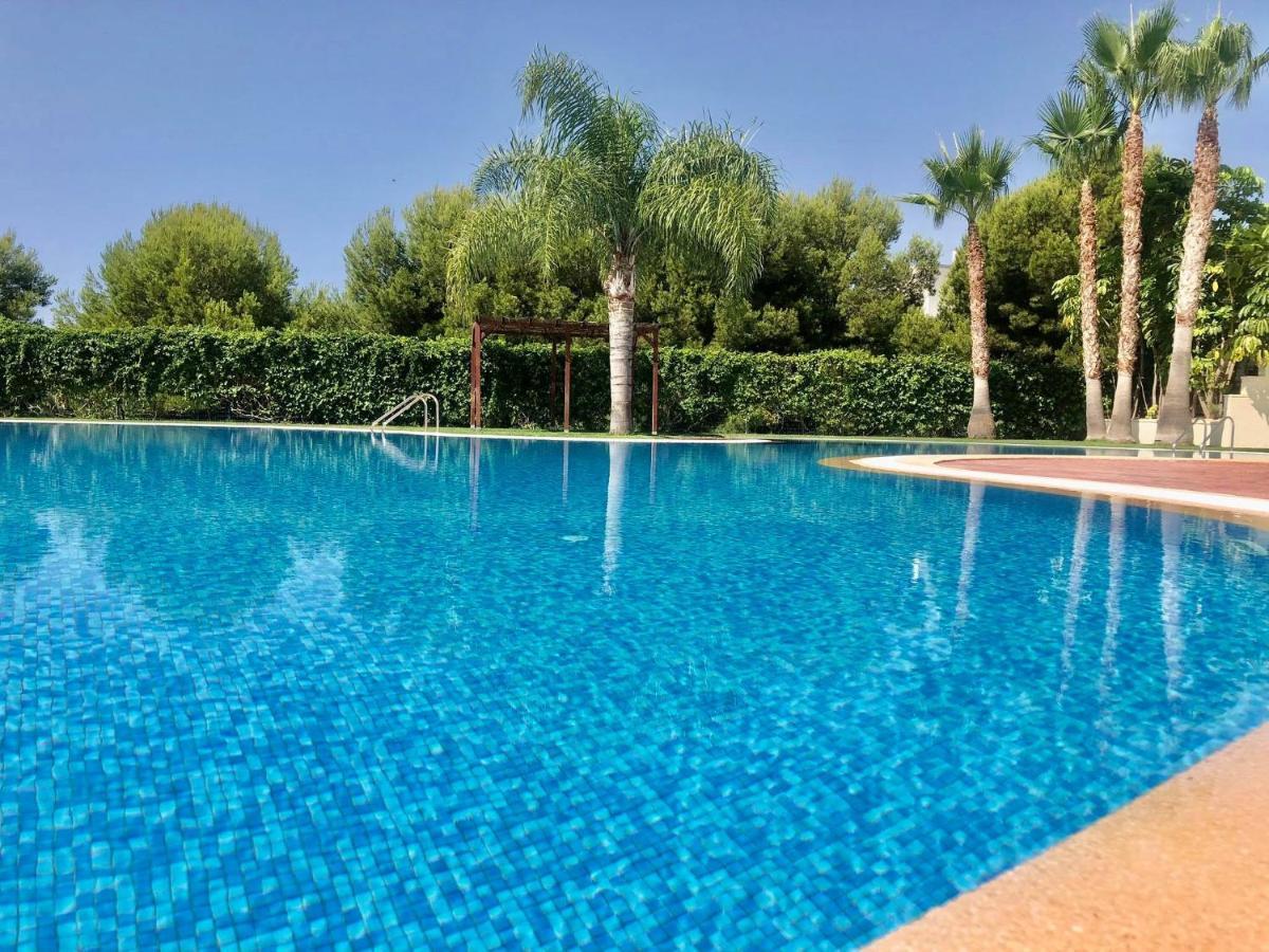 2 Bed Penthouse Apartment - Sea Views - Sleeps 4 فينيسترات المظهر الخارجي الصورة