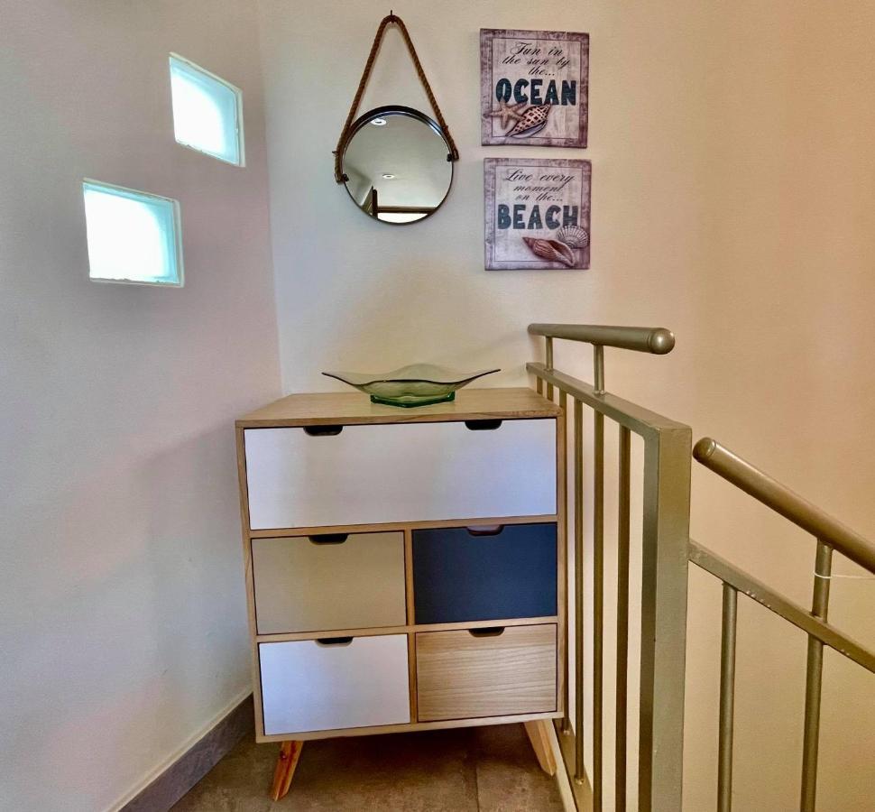 2 Bed Penthouse Apartment - Sea Views - Sleeps 4 فينيسترات المظهر الخارجي الصورة